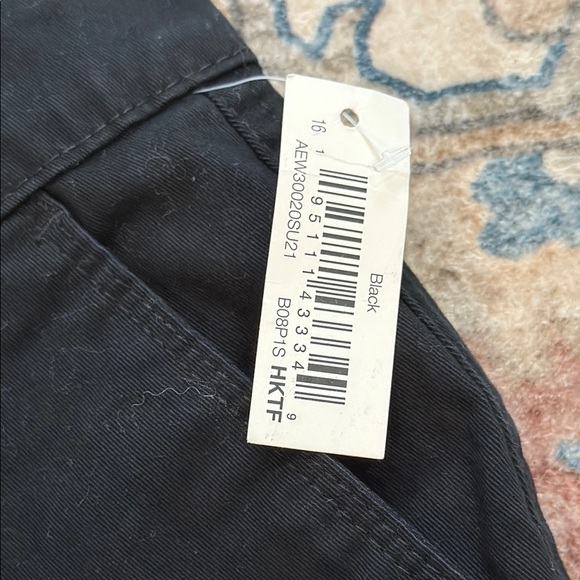 Amazon Essentials 16 Women’s Black Mid Rise Casual Shorts - Picture 3 of 6